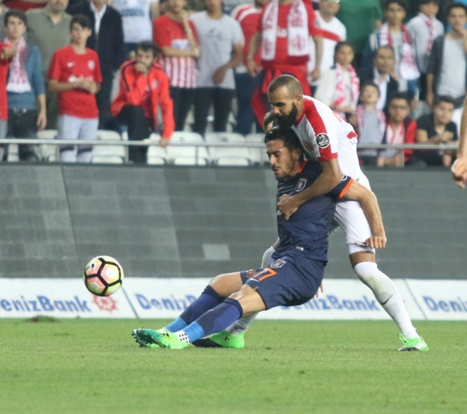 İlk Yarı Golsüz Bitti