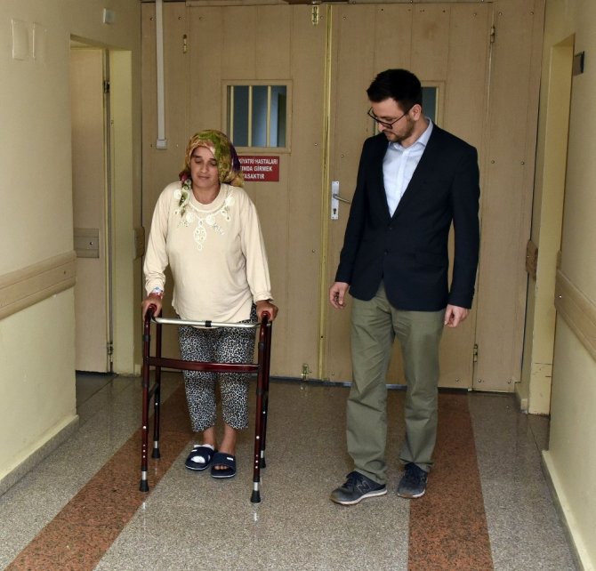 3 Ay Yatarak Tedavi Görecekken 5 Günde Ayağa Kalktı