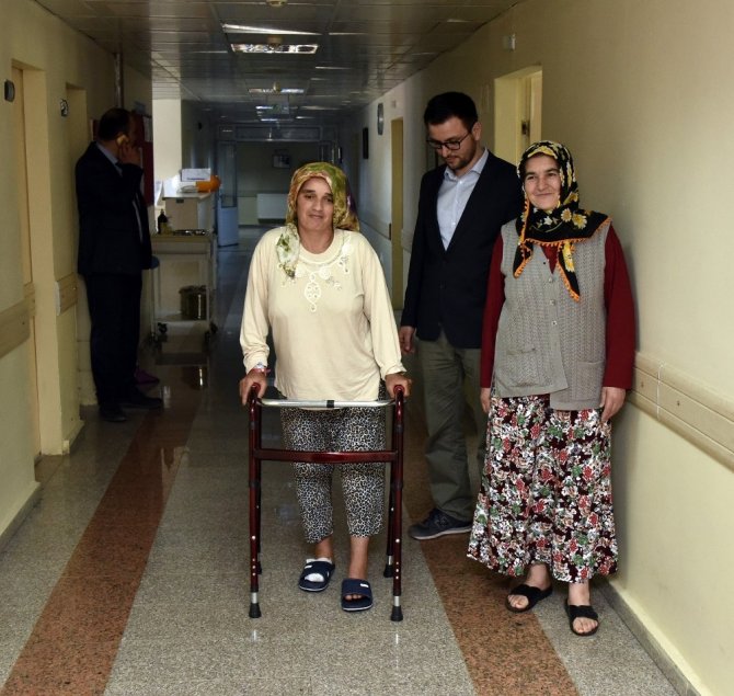 3 Ay Yatarak Tedavi Görecekken 5 Günde Ayağa Kalktı