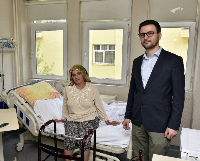 3 Ay Yatarak Tedavi Görecekken 5 Günde Ayağa Kalktı