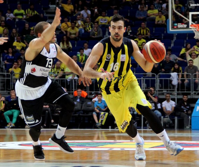 Derbinin Galibi Fenerbahçe!