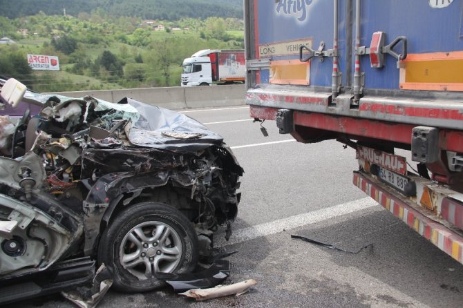 Düğünden Dönen Aile Kaza Yaptı: 1 Ölü, 6 Yaralı