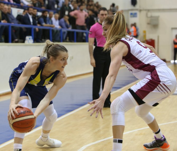 Fenerbahçe Final Serisine Kötü Başladı