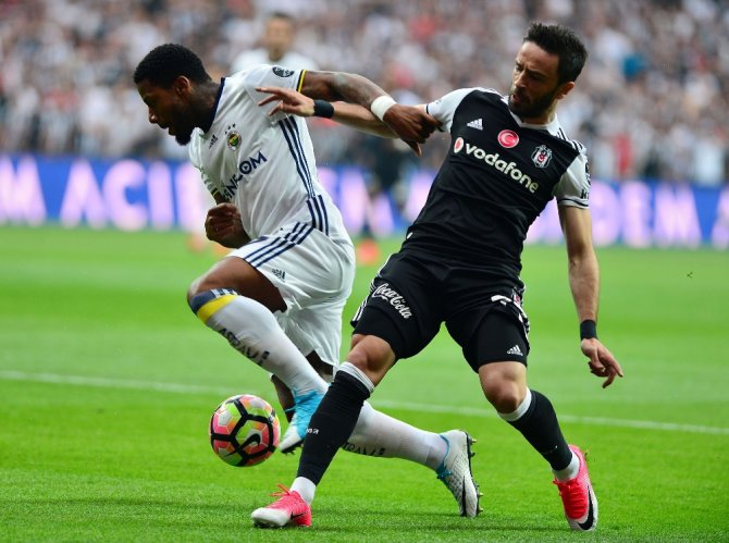 Beşiktaş İlk Yarıyı Önde Kapattı