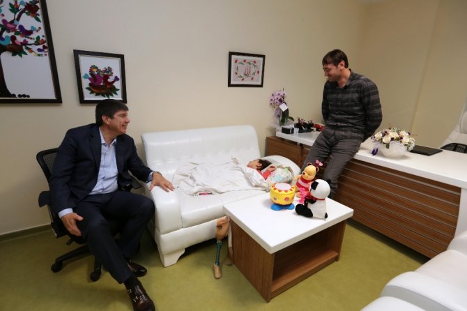 Minik Özge Protez Ayak İçin İstanbul Yolcusu