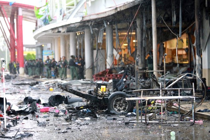 Süpermarkete Bombalı Araçlı Saldırı: 52 Yaralı