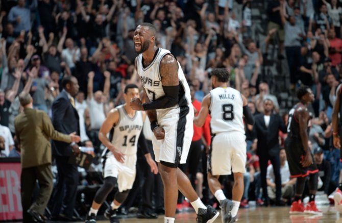 Spurs, Houston Karşısında 3-2 Öne Geçti