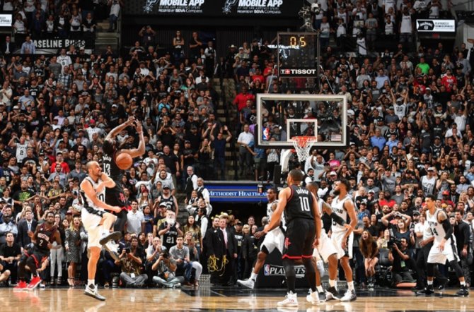 Spurs, Houston Karşısında 3-2 Öne Geçti