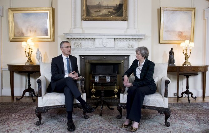 Stoltenberg, İngiltere Başbakanı May İle Görüştü