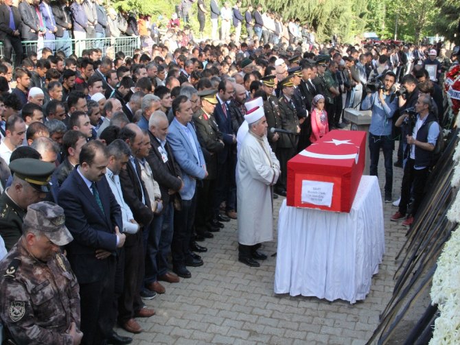 Son Yolculuğuna Damatlığıyla Uğurlandı