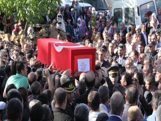 Son Yolculuğuna Damatlığıyla Uğurlandı