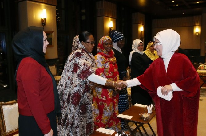 Emine Erdoğan Afrikalı Ninni Sanatçılarını Kabul Etti