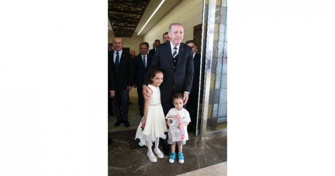 Suriyeli Bana, Kimliğini Cumhurbaşkanı Erdoğan’dan Aldı