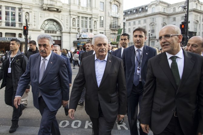 Başbakan Yıldırım, Londra’da Şehir Turu Yaptı