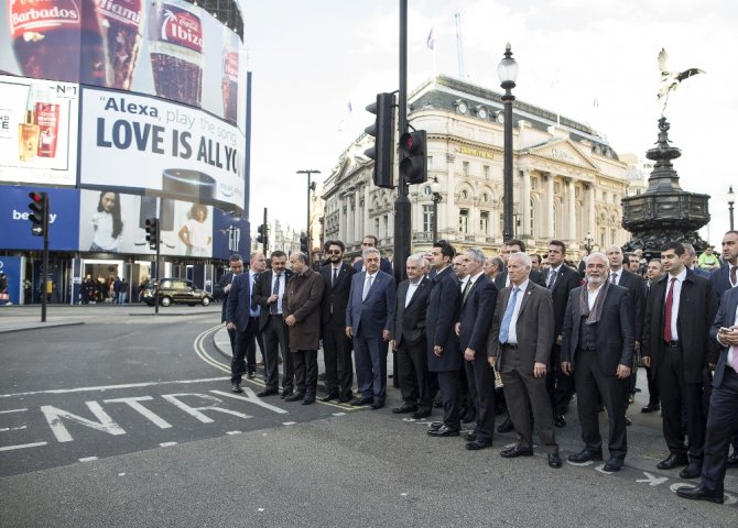 Başbakan Yıldırım, Londra’da Şehir Turu Yaptı