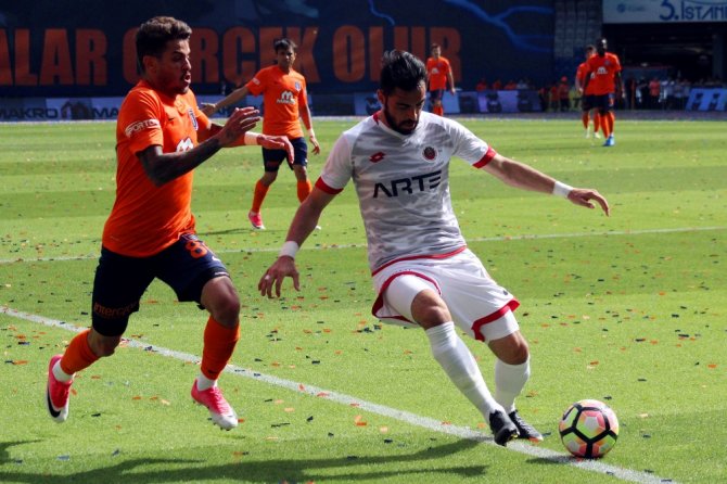 Başakşehir Zirveye Oturdu!