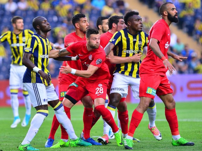 Fenerbahçe’ye Antalyaspor Darbesi