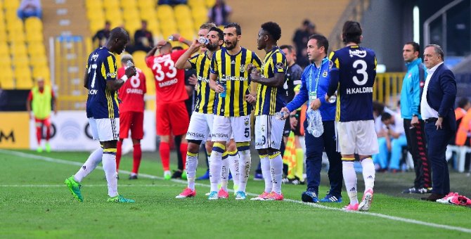 Fenerbahçe’ye Antalyaspor Darbesi
