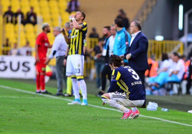 Fenerbahçe’ye Antalyaspor Darbesi