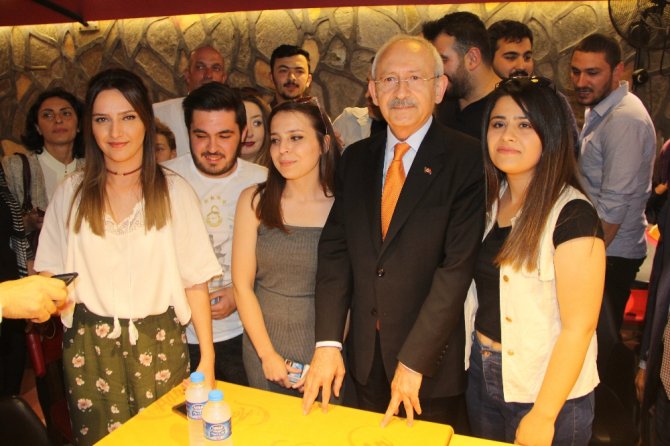 Kılıçdaroğlu Gençlerle Buluştu