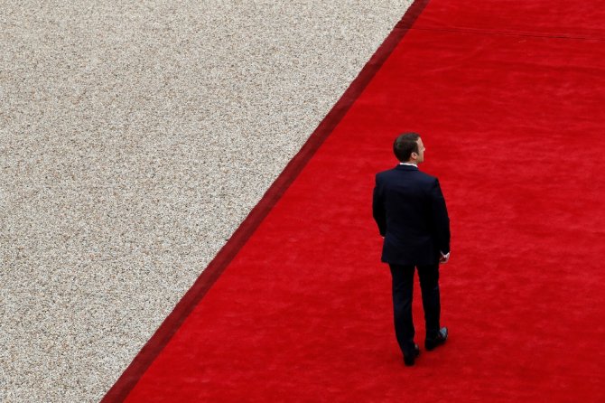 Macron Görevi Devraldı