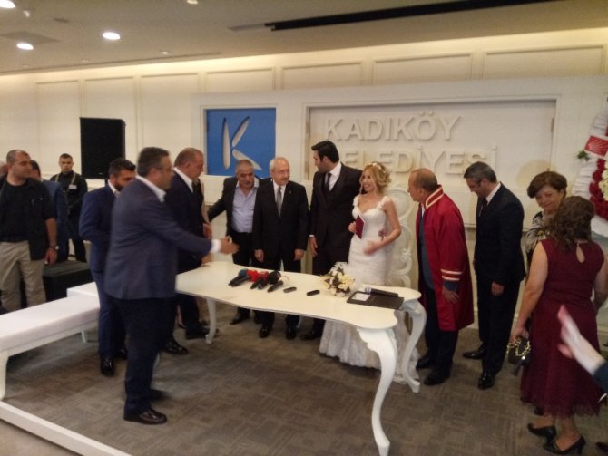 Kılıçdaroğlu Nikah Şahidi Oldu