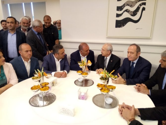 Kılıçdaroğlu Nikah Şahidi Oldu