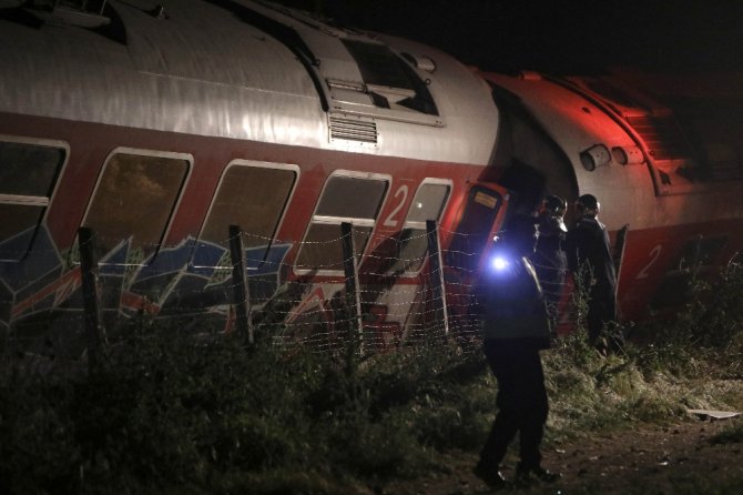 Komşuda Tren Kazası: 2 Ölü