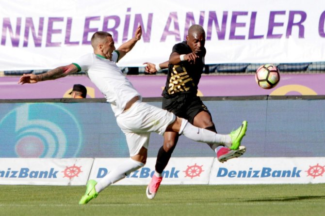 Akhisar 4 Golle Kazandı