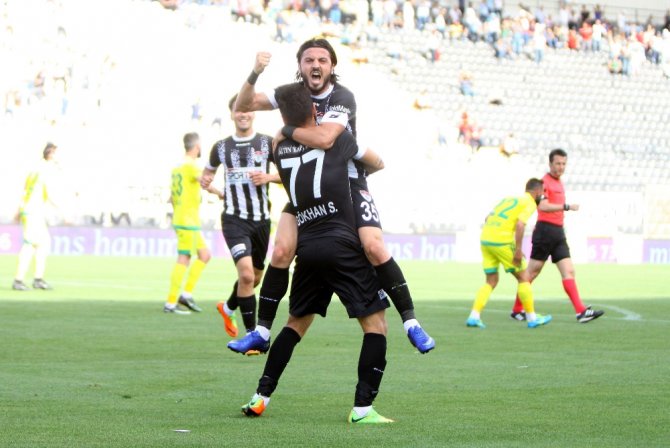 Manisaspor Ligde Kalmayı Garantiledi