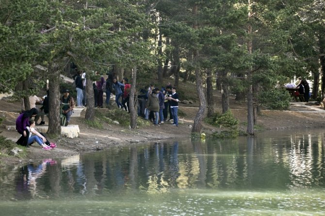 Limni Gölü’nde Turizm Sezonu Hızlı Başladı