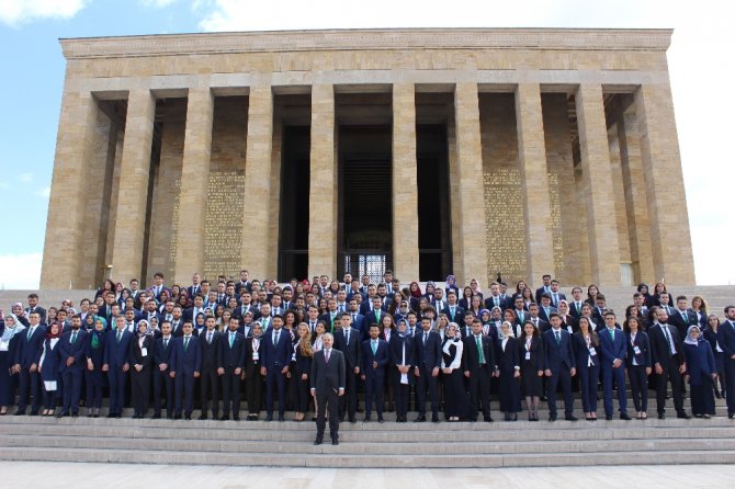 Bakan Kılıç Anıtkabir’i Ziyaret Etti