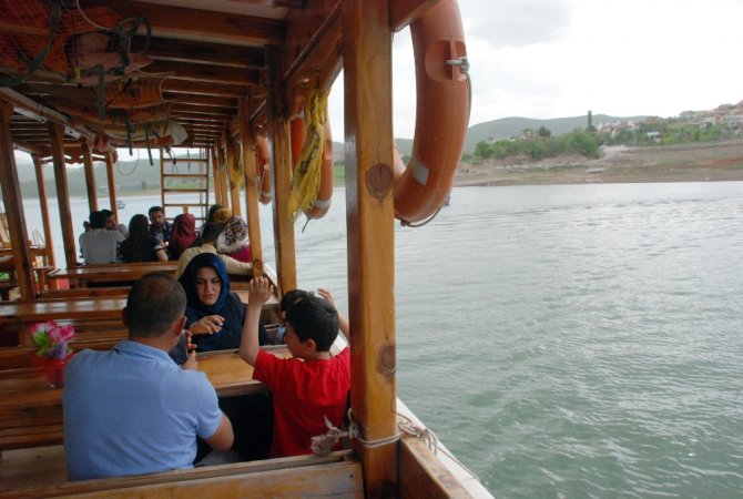 Denizi Olmayan Şehirde Tekne Keyfi