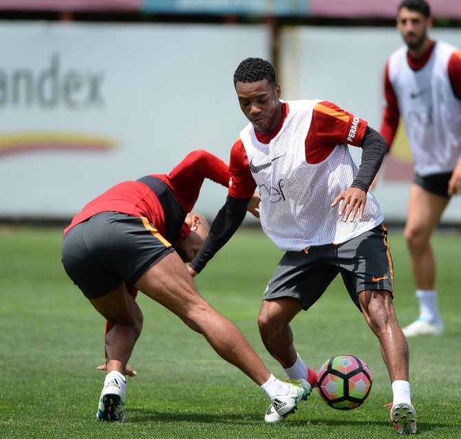 Chedjou Ve Carole Takımla Çalıştı