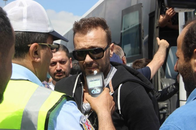 Beşiktaş Otobüslerinde Sopa Ve Bıçak Bulundu