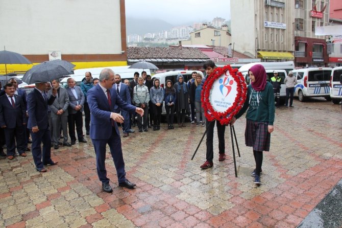 Artvin’de Gençlik Yürüyüşüne Yağmur Engeli