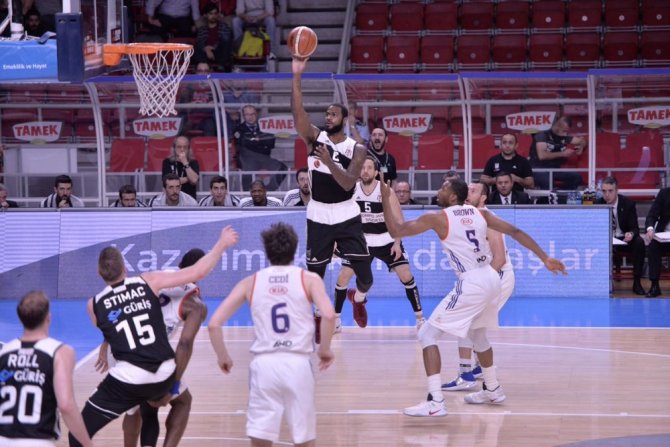 Beşiktaş, Anadolu Efes’i 1 Sayısıyla Devirdi