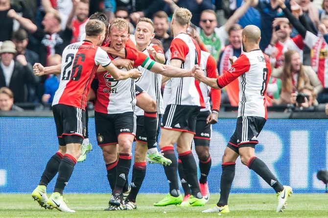 Kuyt Futbol Kariyerini Noktaladı