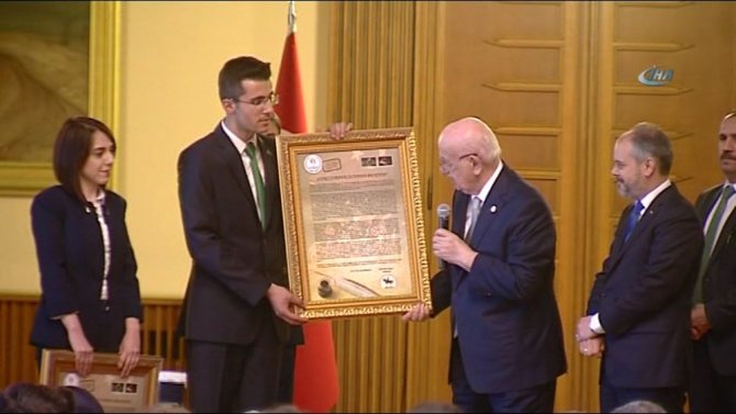 Meclis Başkanı Gençleri Kabul Etti