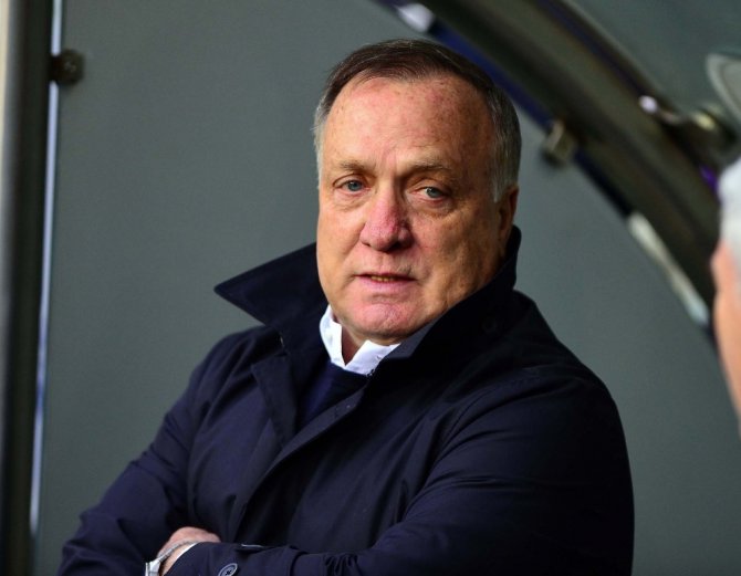 Dick Advocaat’tan Van Persie Kararı