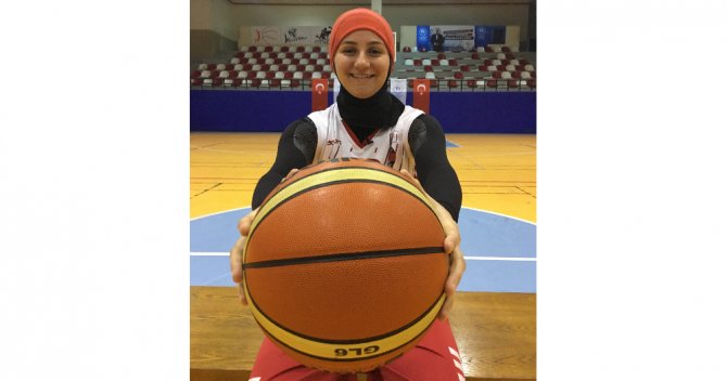 "En Büyük Hayalim Başörtülü Sporcuların Sahalarda Olması"