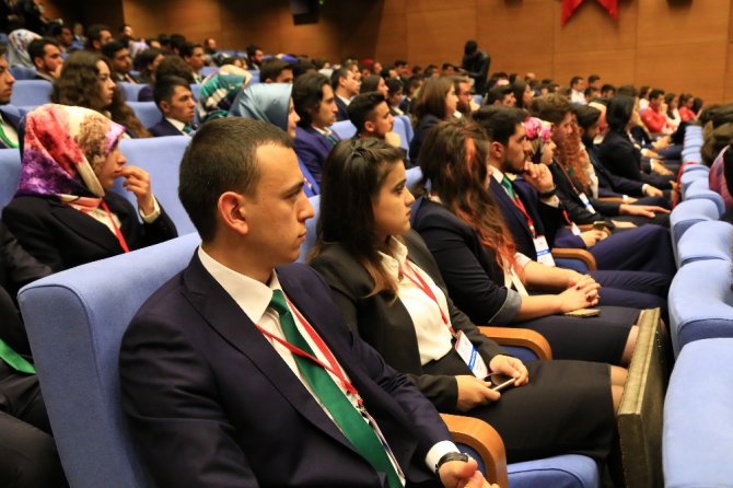 Bakan Kılıç Gençlerle Bir Araya Geldi