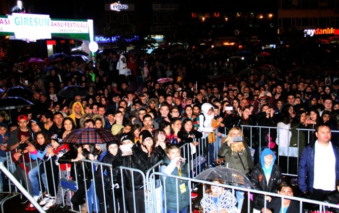 Aleyna Tilki Giresun’u Salladı