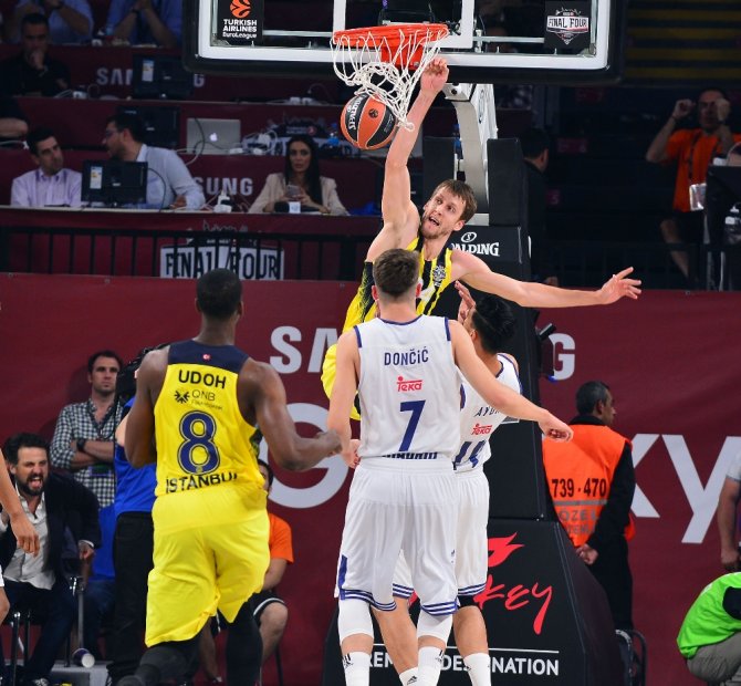 İlk Periyot Fenerbahçe’nin