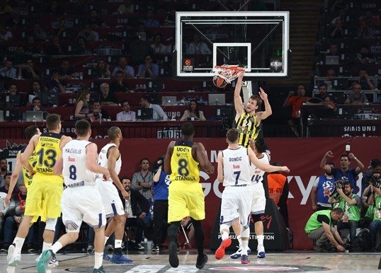 Fenerbahçe Üst Üste 2. Kez Finalde