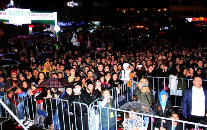 Giresun’da Aleyna Tilki Konseri