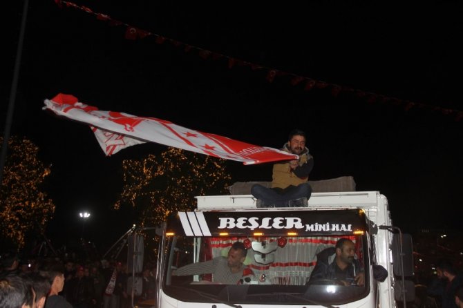 Şampiyonluk Coşkusu Sokağa Taştı