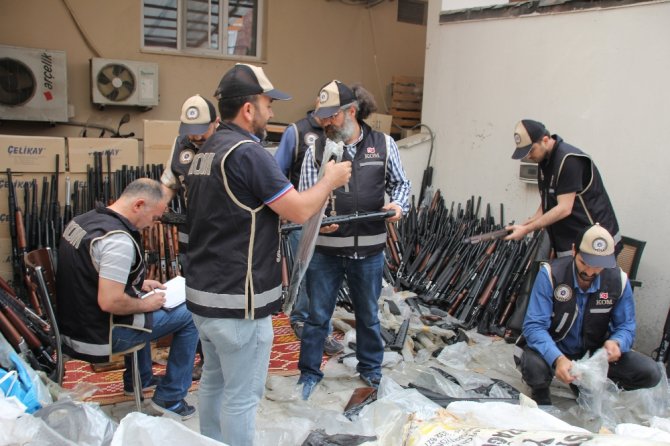 Hatay’da 1 Kamyon Kaçak Silah Ele Geçirildi
