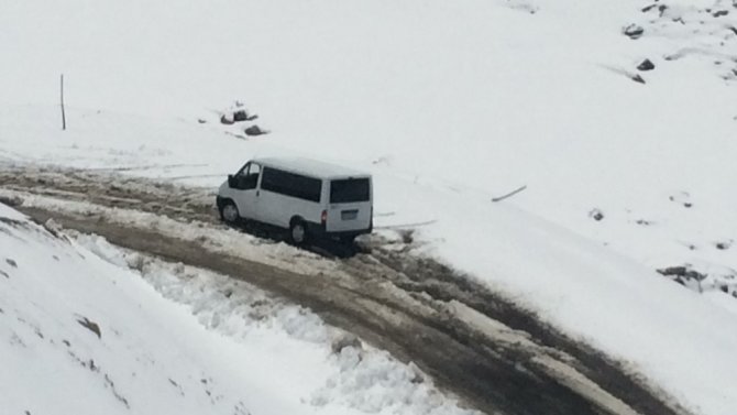 Yaz Geliyor Derken Kar Geldi
