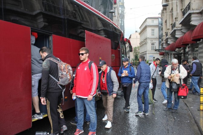 Olympiakos Tribün Lideri Uyuya Kalınca...